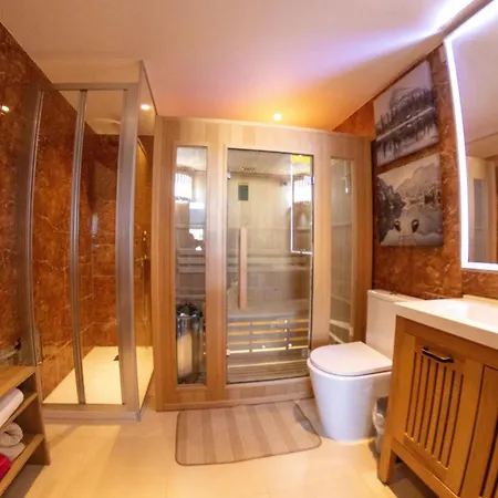 4 Bedrooms With Private Pool Enclosed Garden And Wifi At 3 Km Away From The Villa *