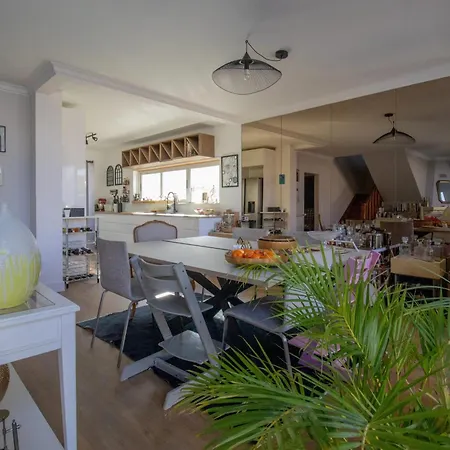 4 Bedrooms With Private Pool Enclosed Garden And Wifi At 3 Km Away From The